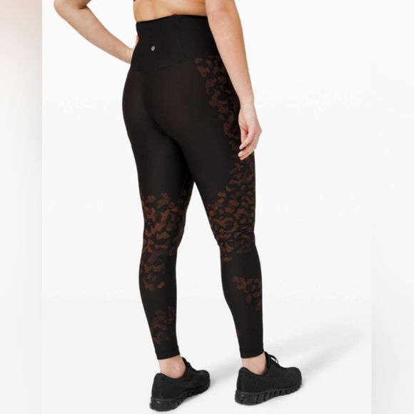 Lululemon Mapped Out High Rise Tight 28" *Camo. Size 8 - Picture 3 of 14